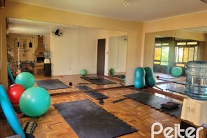 Casa à venda com 205m², 3 dormitórios, 4 vagas, no bairro Tristeza em Porto Alegre