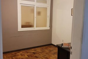 Casa à venda com 205m², 3 dormitórios, 4 vagas, no bairro Tristeza em Porto Alegre