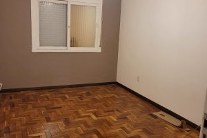 Casa à venda com 205m², 3 dormitórios, 4 vagas, no bairro Tristeza em Porto Alegre