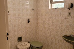 Casa à venda com 205m², 3 dormitórios, 4 vagas, no bairro Tristeza em Porto Alegre