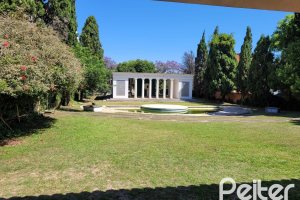 Terreno à venda com 320m², 4 dormitórios, 1 suíte, 6 vagas, no bairro Vila Assunção em Porto Alegre