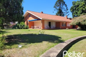 Terreno à venda com 320m², 4 dormitórios, 1 suíte, 6 vagas, no bairro Vila Assunção em Porto Alegre