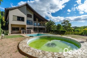 Casa em Condomínio à venda com 565m², 5 dormitórios, 3 suítes, 4 vagas, no bairro Cavalhada em Porto Alegre