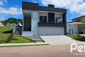 Casa em Condomínio à venda com 297m², 4 dormitórios, 4 suítes, 3 vagas, no bairro Alphaville em PORTO ALEGRE