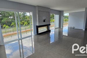 Casa em Condomínio à venda com 297m², 4 dormitórios, 4 suítes, 3 vagas, no bairro Alphaville em PORTO ALEGRE