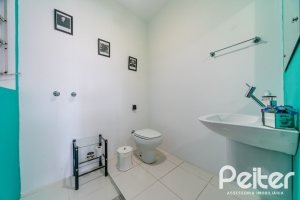 Casa em Condomínio à venda com 495m², 3 dormitórios, 1 suíte, 5 vagas, no bairro Nonoai em Porto Alegre