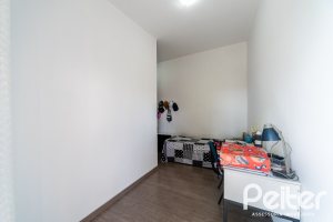 Casa em Condomínio à venda com 495m², 3 dormitórios, 1 suíte, 5 vagas, no bairro Nonoai em Porto Alegre