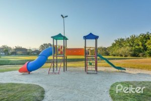 Casa em Condomínio à venda com 239m², 4 dormitórios, 4 suítes, 4 vagas, no bairro Terra Ville em Porto Alegre