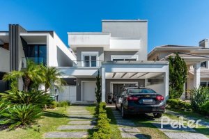 Casa em Condomínio à venda com 239m², 4 dormitórios, 4 suítes, 4 vagas, no bairro Terra Ville em Porto Alegre