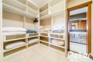 Casa em Condomínio à venda com 596m², 4 dormitórios, 4 suítes, 4 vagas, no bairro Terra Ville em PORTO ALEGRE