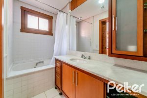 Casa em Condomínio à venda com 596m², 4 dormitórios, 4 suítes, 4 vagas, no bairro Terra Ville em PORTO ALEGRE