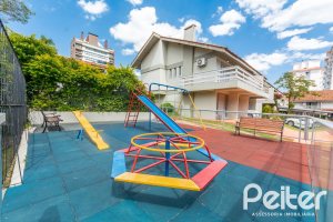 Casa em Condomínio à venda com 159m², 3 dormitórios, 1 suíte, 2 vagas, no bairro Tristeza em PORTO ALEGRE