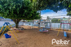 Casa em Condomínio à venda com 160m², 3 dormitórios, 1 suíte, 2 vagas, no bairro Ipanema em PORTO ALEGRE