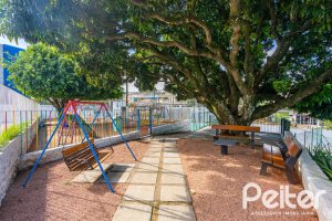 Casa em Condomínio à venda com 160m², 3 dormitórios, 1 suíte, 2 vagas, no bairro Ipanema em PORTO ALEGRE