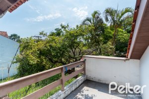 Casa à venda com 290m², 3 dormitórios, 3 suítes, 3 vagas, no bairro Ipanema em Porto Alegre