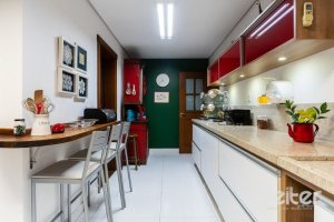 Casa em Condomínio à venda com 232m², 4 dormitórios, 1 suíte, 4 vagas, no bairro Terra Ville em PORTO ALEGRE