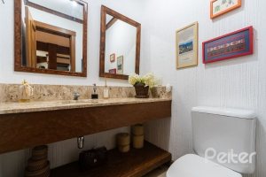 Casa em Condomínio à venda com 232m², 4 dormitórios, 1 suíte, 4 vagas, no bairro Terra Ville em PORTO ALEGRE