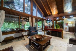 Casa em Condomínio à venda com 232m², 4 dormitórios, 1 suíte, 4 vagas, no bairro Terra Ville em PORTO ALEGRE