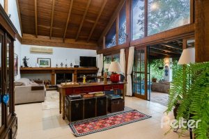 Casa em Condomínio à venda com 232m², 4 dormitórios, 1 suíte, 4 vagas, no bairro Terra Ville em PORTO ALEGRE