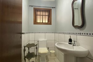 Casa à venda com 360m², 4 dormitórios, 4 suítes, 4 vagas, no bairro Tristeza em Porto Alegre