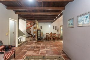 Casa à venda com 367m², 4 dormitórios, 2 suítes, 4 vagas, no bairro Jardim Isabel em Porto Alegre