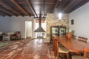 Casa à venda com 367m², 4 dormitórios, 2 suítes, 4 vagas, no bairro Jardim Isabel em Porto Alegre