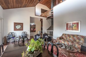 Casa à venda com 367m², 4 dormitórios, 2 suítes, 4 vagas, no bairro Jardim Isabel em Porto Alegre