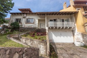 Casa à venda com 367m², 4 dormitórios, 2 suítes, 4 vagas, no bairro Jardim Isabel em Porto Alegre