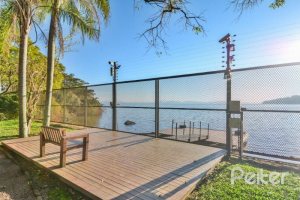 Casa em Condomínio à venda com 457m², 4 dormitórios, 4 suítes, 6 vagas, no bairro Pedra Redonda em PORTO ALEGRE