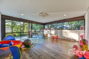 Casa em Condomínio à venda com 457m², 4 dormitórios, 4 suítes, 6 vagas, no bairro Pedra Redonda em PORTO ALEGRE