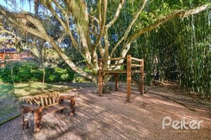 Casa em Condomínio à venda com 457m², 4 dormitórios, 4 suítes, 6 vagas, no bairro Pedra Redonda em PORTO ALEGRE