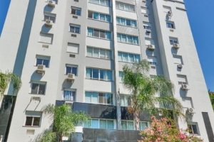 Apartamento à venda com 90m², 3 dormitórios, 1 suíte, 2 vagas, no bairro Tristeza em PORTO ALEGRE