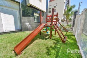 Apartamento à venda com 90m², 3 dormitórios, 1 suíte, 2 vagas, no bairro Tristeza em PORTO ALEGRE