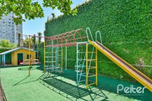 Cobertura à venda com 172m², 3 dormitórios, 1 suíte, 2 vagas, no bairro Tristeza em PORTO ALEGRE