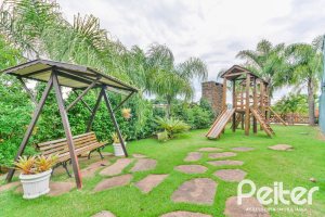 Casa em Condomínio à venda com 382m², 4 dormitórios, 1 suíte, 3 vagas, no bairro Cristal em PORTO ALEGRE