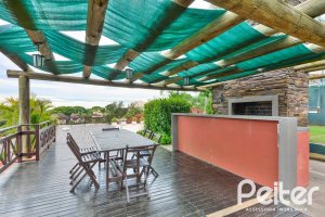 Casa em Condomínio à venda com 382m², 4 dormitórios, 1 suíte, 3 vagas, no bairro Cristal em PORTO ALEGRE