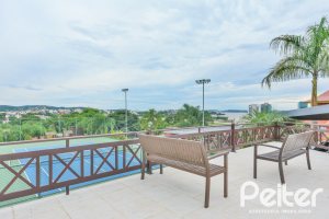 Casa em Condomínio à venda com 382m², 4 dormitórios, 1 suíte, 3 vagas, no bairro Cristal em PORTO ALEGRE