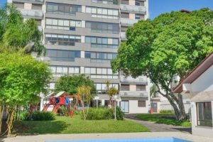 Apartamento à venda com 136m², 3 dormitórios, 1 suíte, 2 vagas, no bairro Tristeza em PORTO ALEGRE