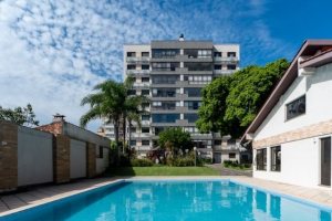 Apartamento à venda com 136m², 3 dormitórios, 1 suíte, 2 vagas, no bairro Tristeza em PORTO ALEGRE