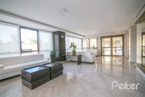 Apartamento à venda com 136m², 3 dormitórios, 1 suíte, 2 vagas, no bairro Tristeza em PORTO ALEGRE