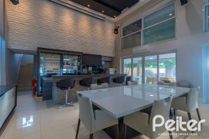 Casa em Condomínio à venda com 941m², 5 dormitórios, 5 suítes, 6 vagas, no bairro Terra Ville em PORTO ALEGRE