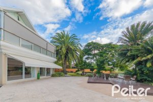 Casa em Condomínio à venda com 941m², 5 dormitórios, 5 suítes, 6 vagas, no bairro Terra Ville em PORTO ALEGRE