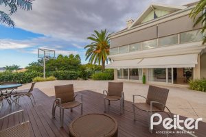 Casa em Condomínio à venda com 941m², 5 dormitórios, 5 suítes, 6 vagas, no bairro Terra Ville em PORTO ALEGRE