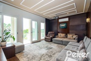 Casa em Condomínio à venda com 941m², 5 dormitórios, 5 suítes, 6 vagas, no bairro Terra Ville em PORTO ALEGRE