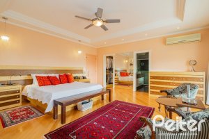 Casa em Condomínio à venda com 941m², 5 dormitórios, 5 suítes, 6 vagas, no bairro Terra Ville em PORTO ALEGRE