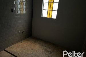 Casa à venda com 440m², 4 dormitórios, 1 suíte, 4 vagas, no bairro Tristeza em Porto Alegre