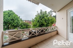 Casa à venda com 208m², 3 dormitórios, 1 suíte, 4 vagas, no bairro Ipanema em Porto Alegre