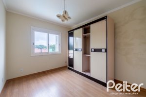 Casa à venda com 208m², 3 dormitórios, 1 suíte, 4 vagas, no bairro Ipanema em Porto Alegre