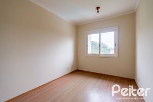 Casa à venda com 208m², 3 dormitórios, 1 suíte, 4 vagas, no bairro Ipanema em Porto Alegre