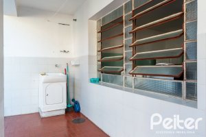 Casa à venda com 254m², 3 dormitórios, 4 vagas, no bairro Tristeza em Porto Alegre